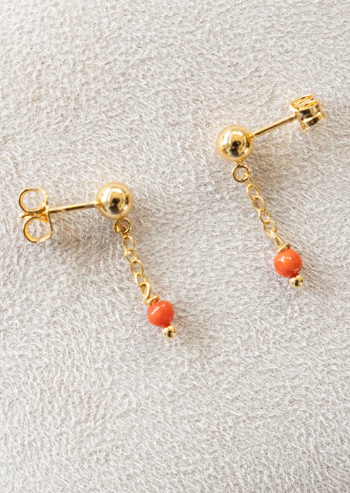 BO puce chaînettes avec boule de corail 3 mm, pendantes.